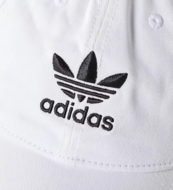 Gorra Adidas con correa trasera