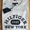 Camiseta Tommy Hilfiger Logo Varsity Monotype